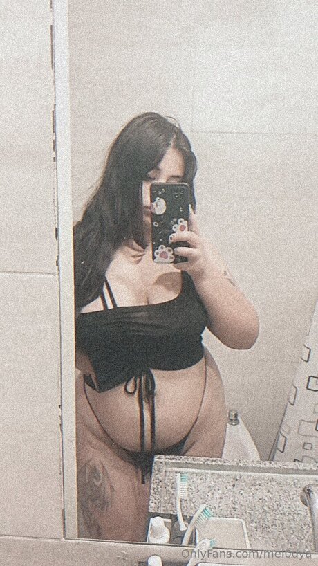 Mel0dya model nudes picture