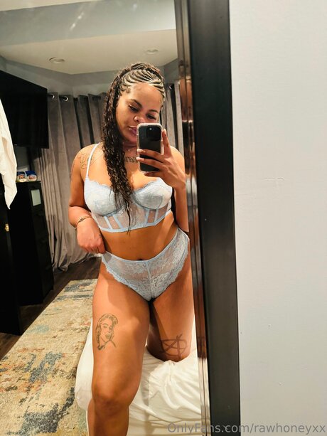 Rawhoneyxx hot star photo