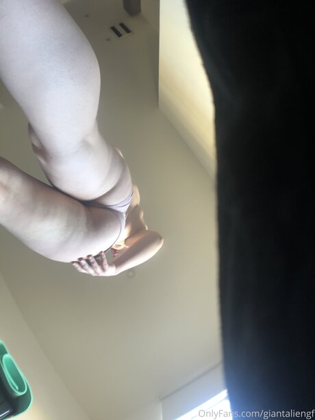 Giantaliengf nude star photo