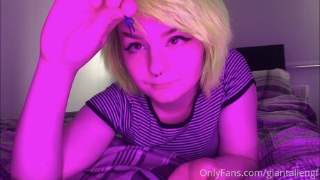 Giantaliengf model hot image