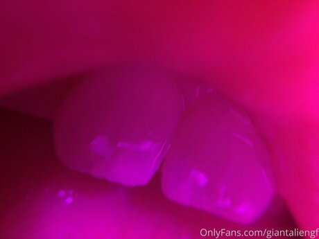 Giantaliengf model nudes pictures