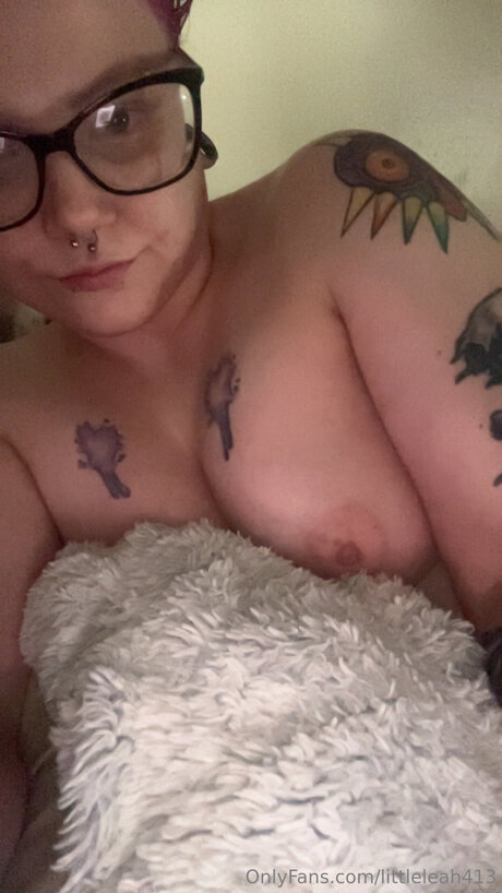 Littleleah413 pornographic model image