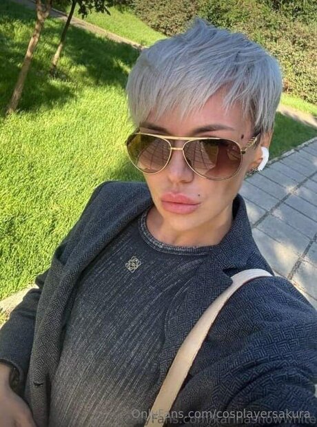 Cosplayersakura naked pornstar img