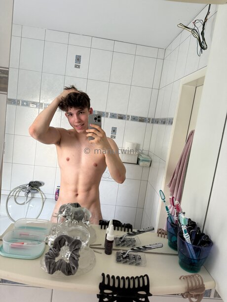 Its Leonardo porn star photo