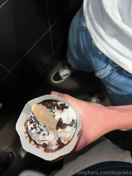 Marcostwinkk erotic model photos