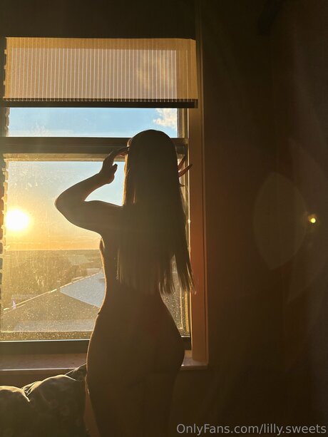 Iris World naked star photos