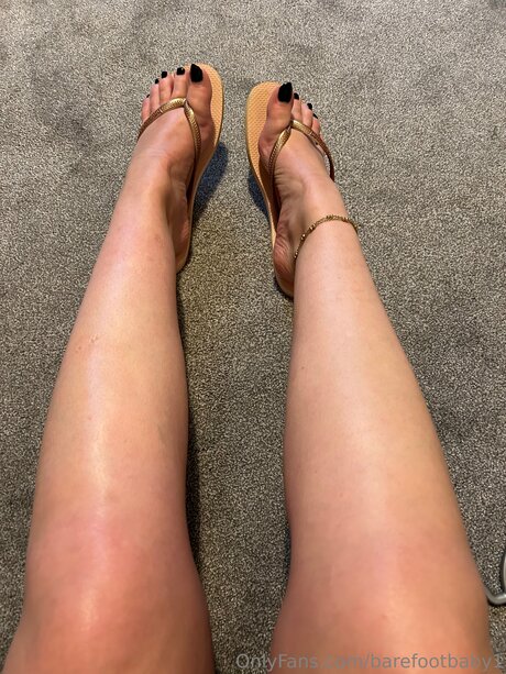 Barefootbaby1 erotic star photo