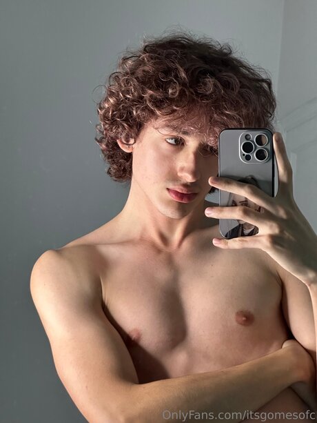 Itsgomesofc star hot img