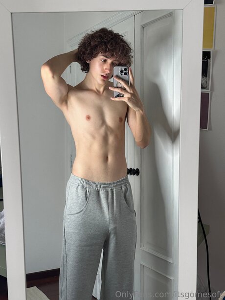 Itsgomesofc naked pornstar pic