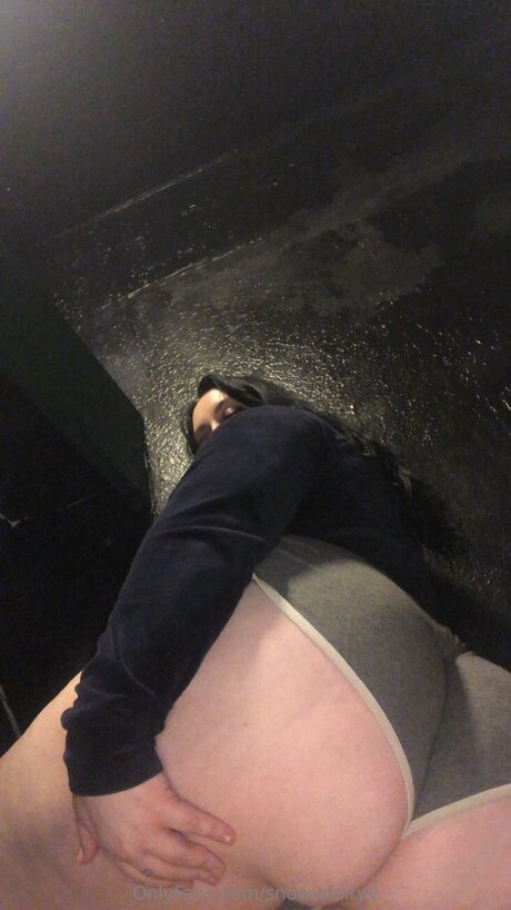 Snowwfairyy nudes actress gallery