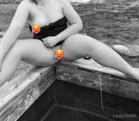 U137557190 star top galleries