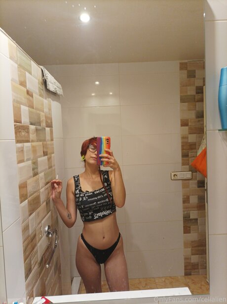 Perverted Aliens model free pics