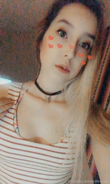 No Life Queen nude actress img