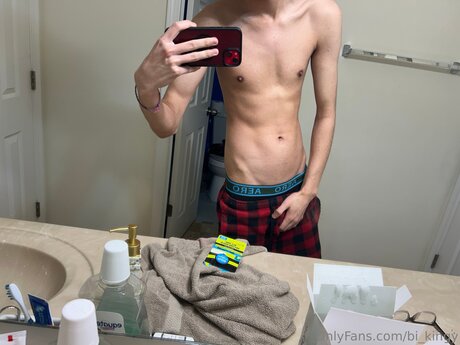 Bi Kingy nude actress archive