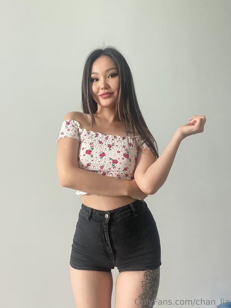 Liapetite naked star photos