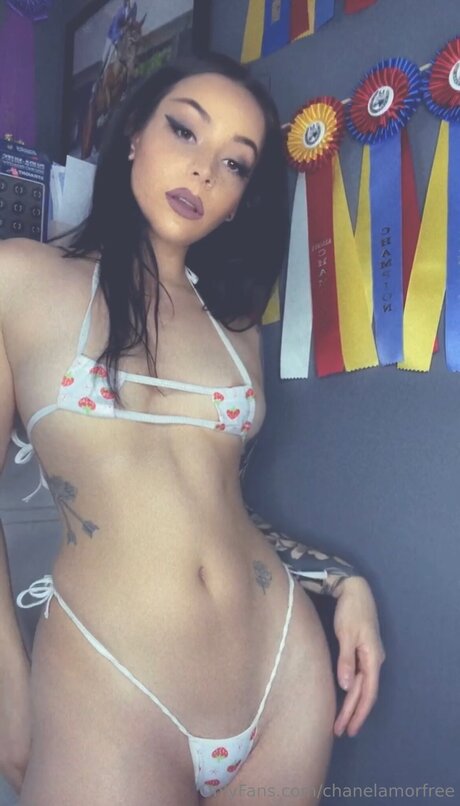 Chanelamorfree model pretty photo