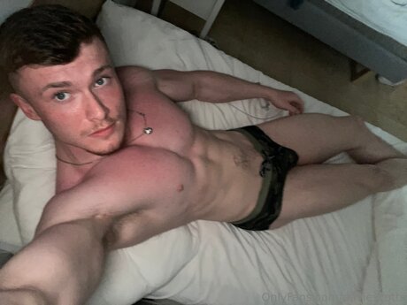 Fit Davie art actress photo