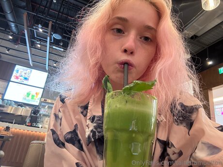 Taitehambelton model pretty pic