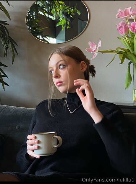 Sophiebloomsfree model sexy image