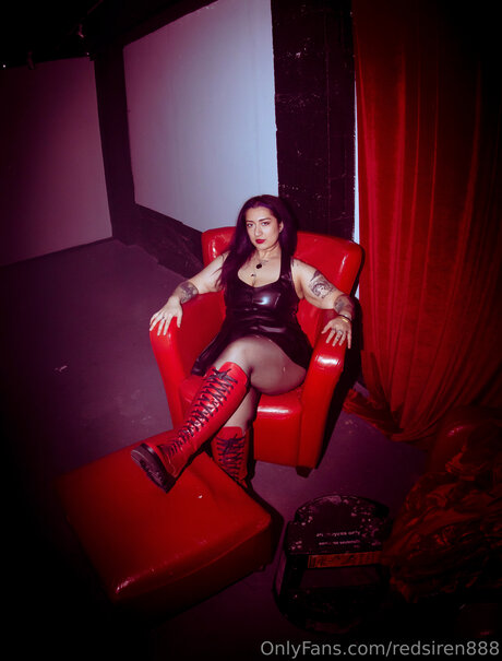 Vallariavixenn beautiful model photo