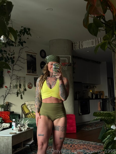 Lizlovelive 1995 free model galleries