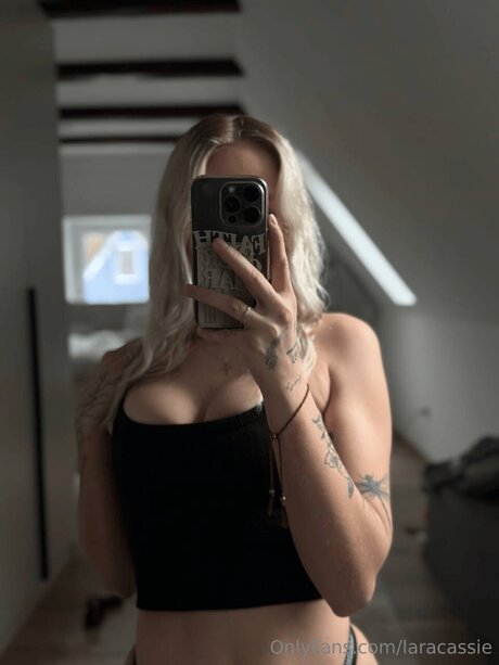 Laracassie pornstar sexy img