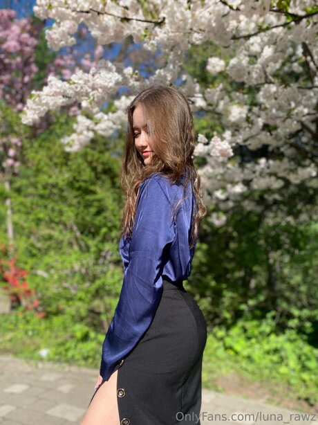 Luna Rawz model naked pictures