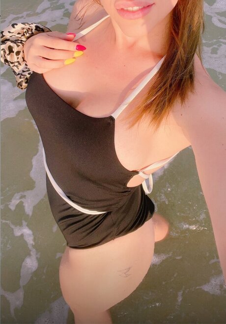 Petitebrunette91 model hot images