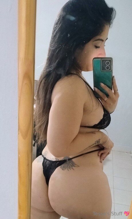 Curvy Tess free pornstar gallery