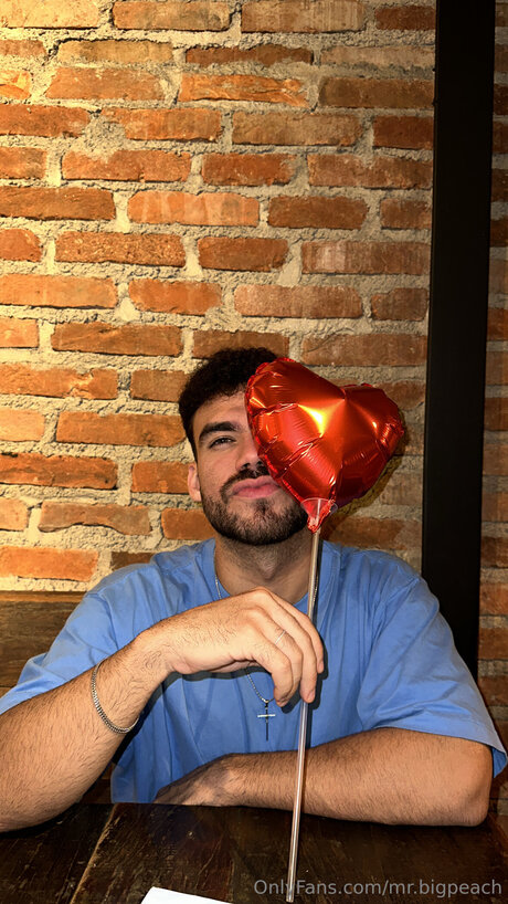 Mr Bigpeach model porn pics