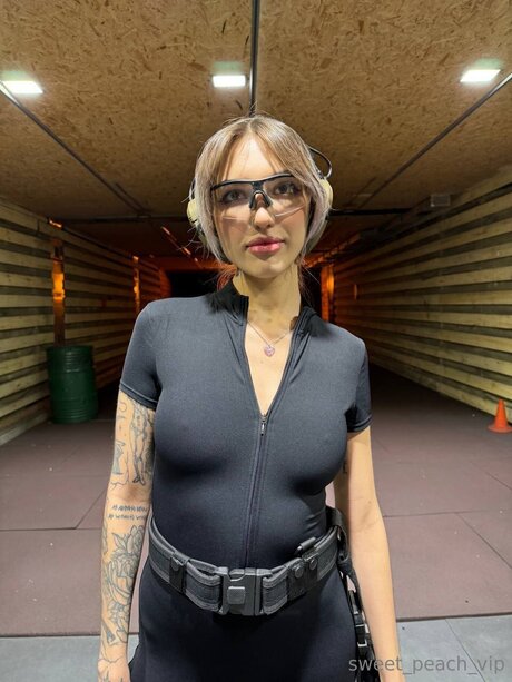 Alice Its Me model erotic img