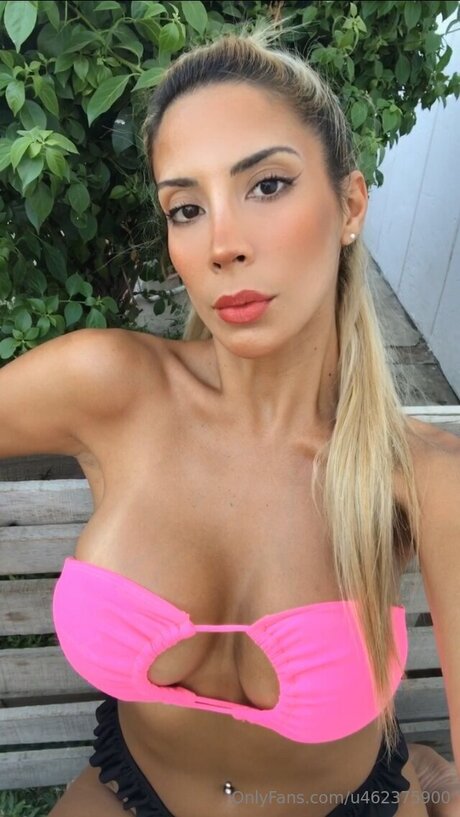 Lolavippp model porn pictures