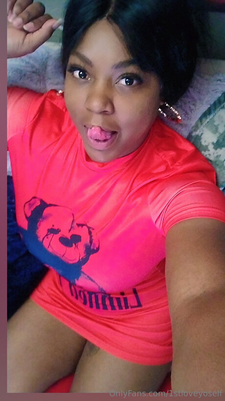 1stloveyoself model top photo