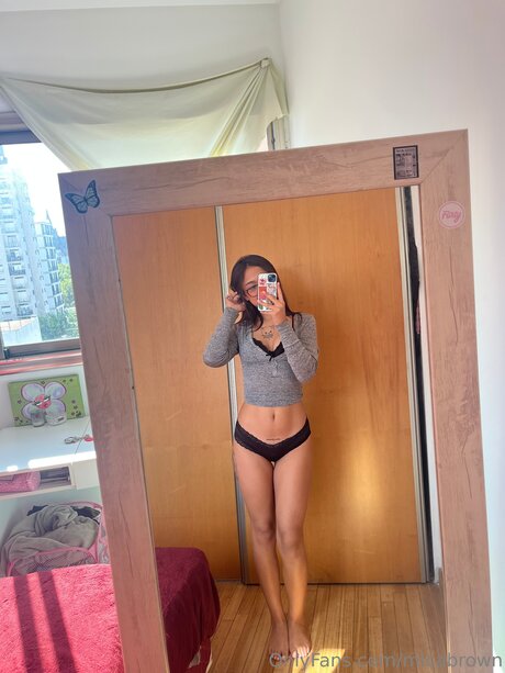 Katbrownn model porn image