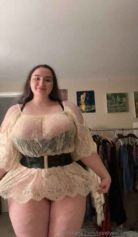 Lovelysquirrel33 pornstar sexy photo