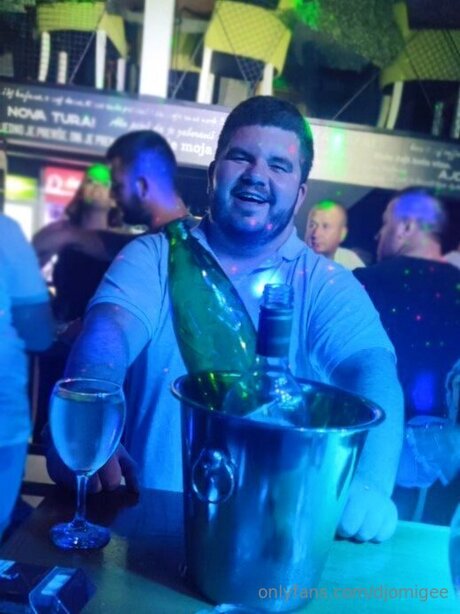 Djomigee model best pics