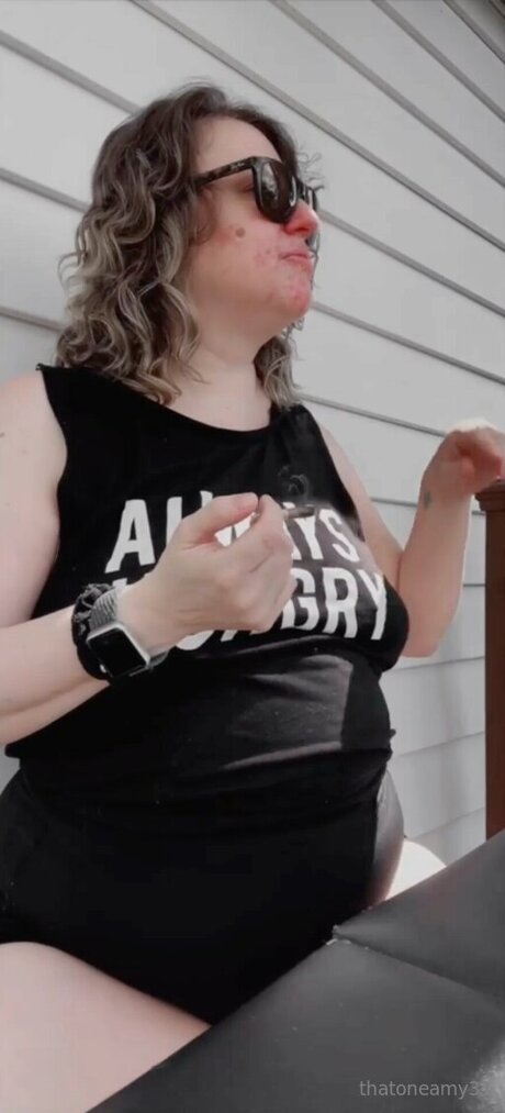 Thatoneamy44 model free image