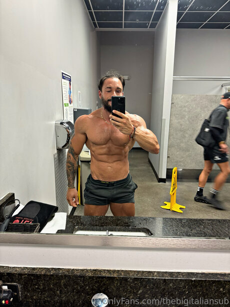 Thebigitaliansub star hot gallery