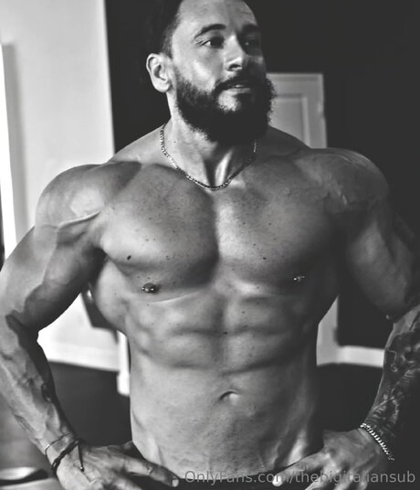 Thebigitaliansub pornstar sexy photo