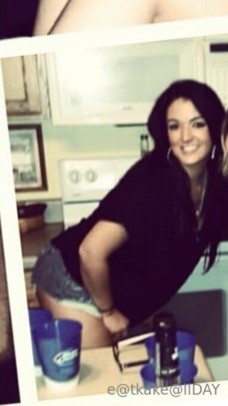 Eatkake exclusive pornstar pic