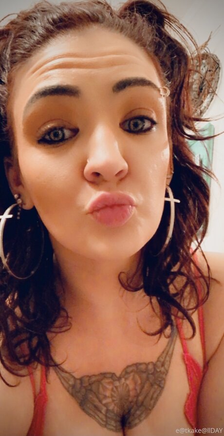 Eatkake model hd pic