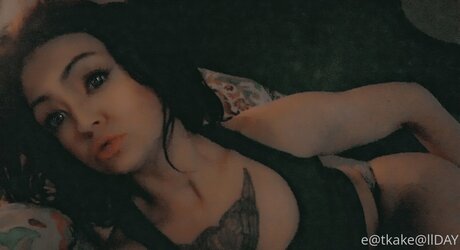 Eatkake model hot archive