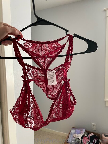 Peyton Grace model top photo