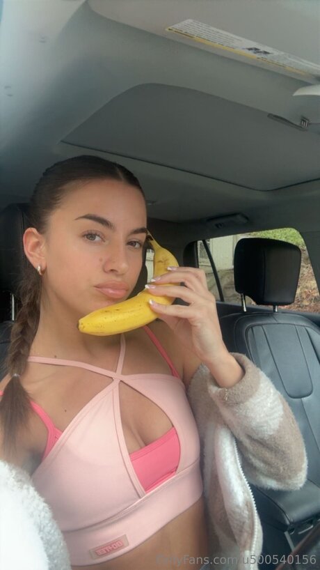 Lily Mirabella thumbnail