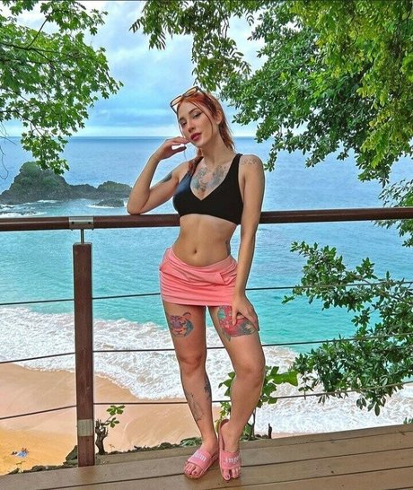 Gabriela Zambrozuski nude pornstar pics