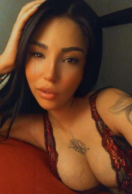 ameliereve7 nude model photos