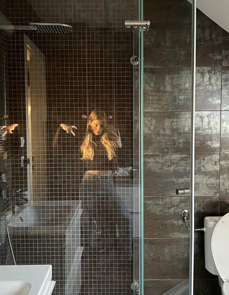 Mira Szalma sex model gallery