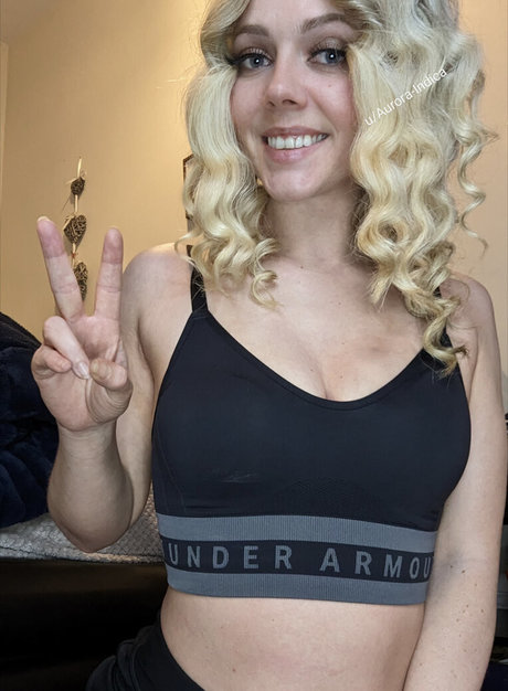 gloves onlyfans pretty gallery