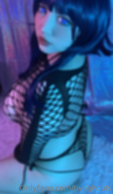 twoghouls erotic actress pictures