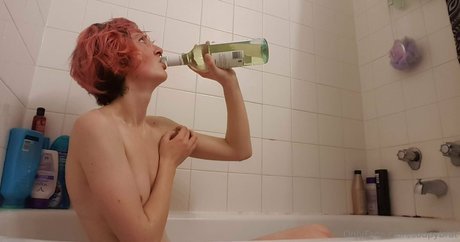 Emmanooodle model nude archive